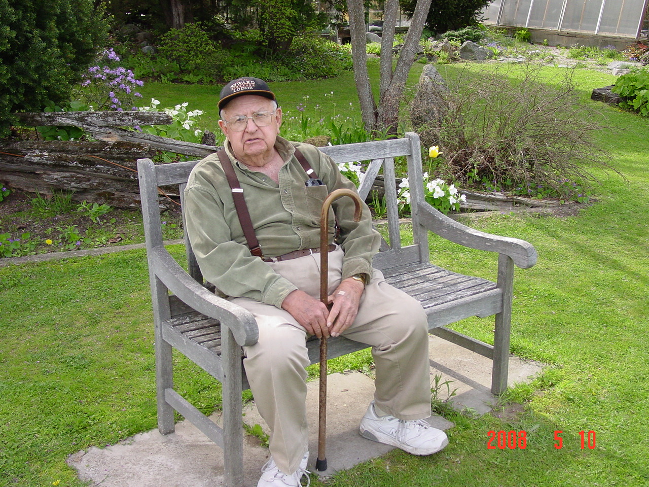 Fred Case in his garden during a public visit: 2008/5/10